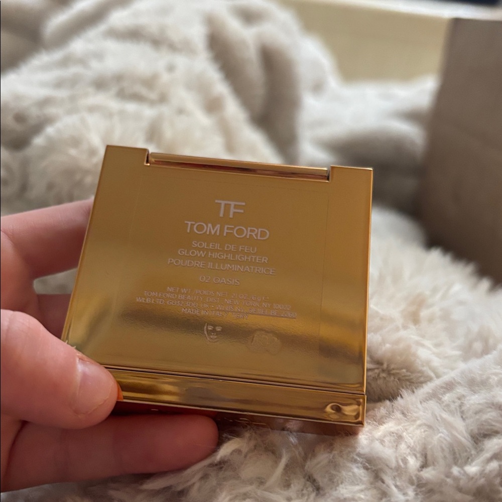Tom Ford Gold Glow Highlighter Compact - Picture 5 of 5
